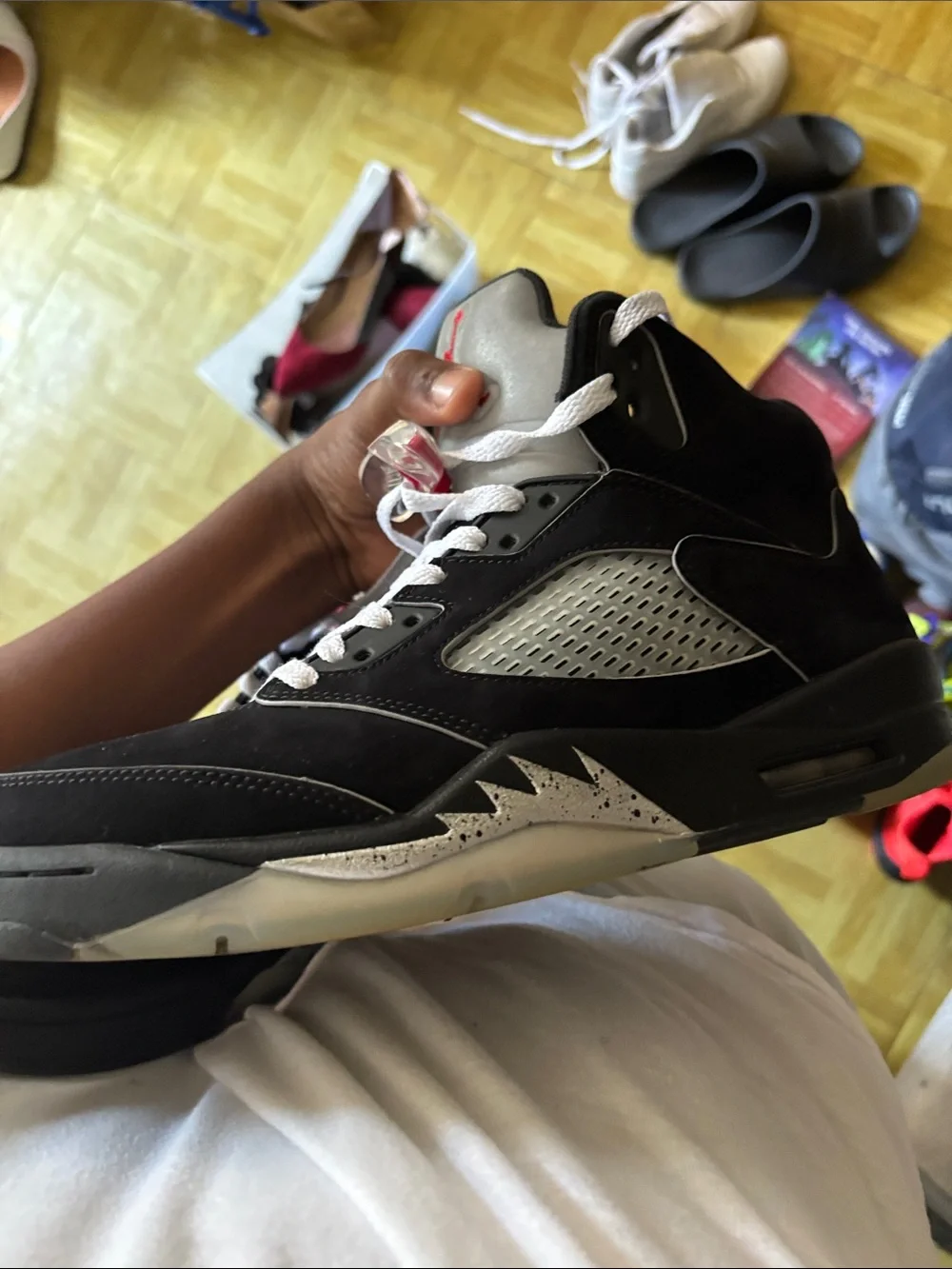Jordan Retro 5 Black and White Sneaker